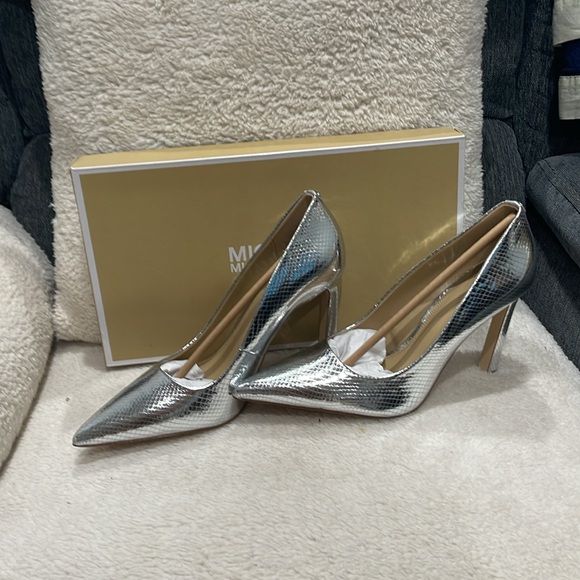 Michael Kors size 9 Silver Snakeskin with a 4” heel.  Brand new never worn. - Picture 3 of 3